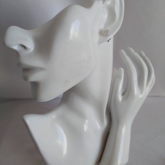 Handmade white polymer clay earrings. Boucles d'oreilles fait à la main - Picture 4 of 7